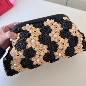 BRIAR FLOWER CLUTCH